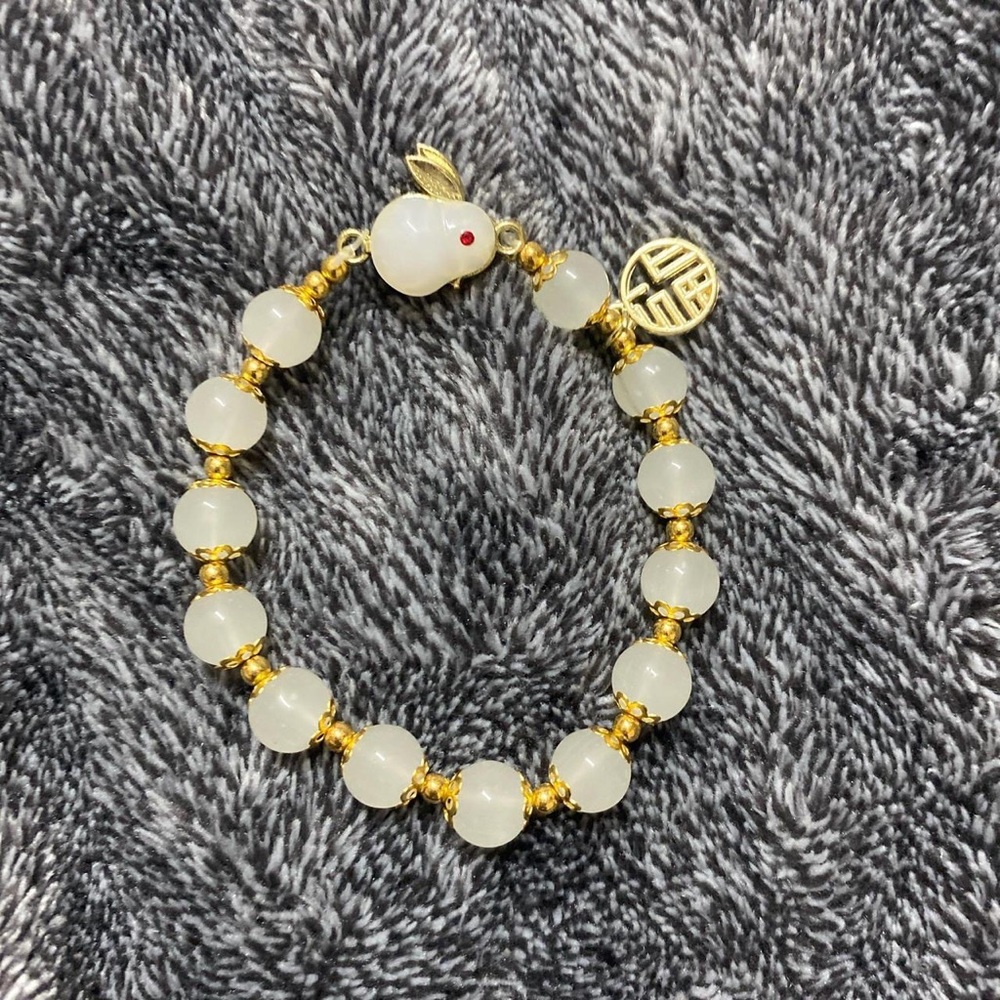 Bunny beaded bracelet